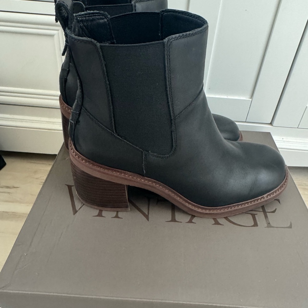 Crown vintage Allie Chelsea boot